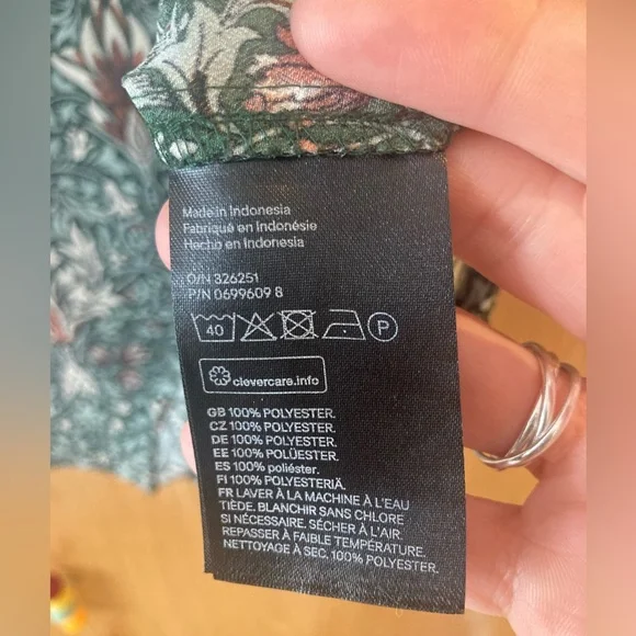 H&M - Morris & Co sleeve tie mini dress in green snake head pattern - Picture 5 of 5